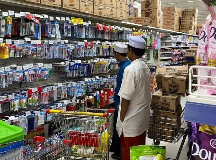 YBM PLN EPI Gelar Belanja...