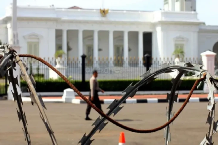 Jokowi Gelar Open House...