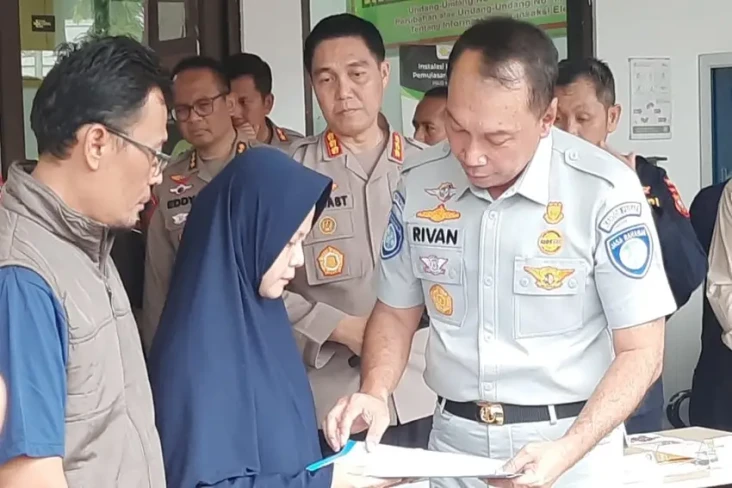 1 Keluarga Terima Jenazah...