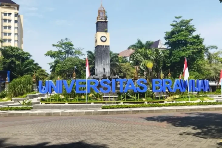 10 Perguruan Tinggi...