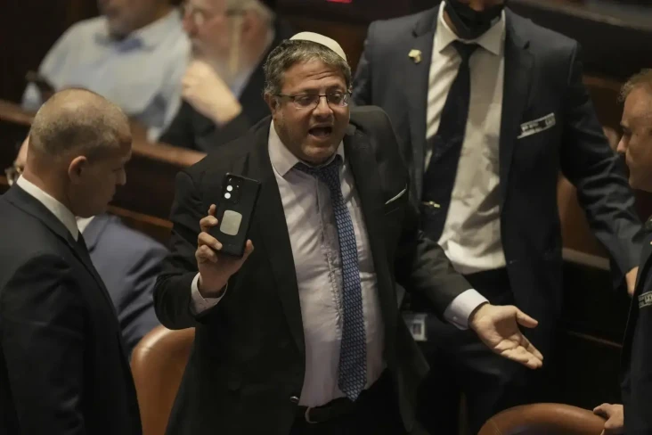 Menteri Israel Ancam...