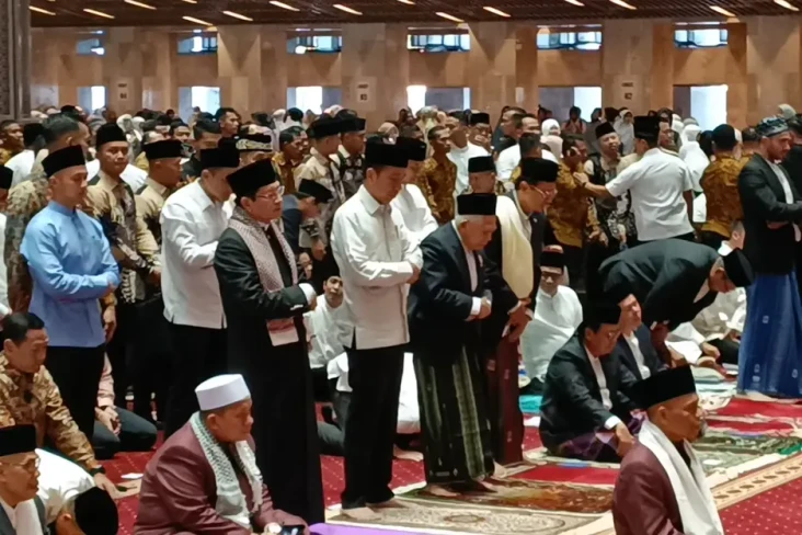 Presiden Jokowi dan...