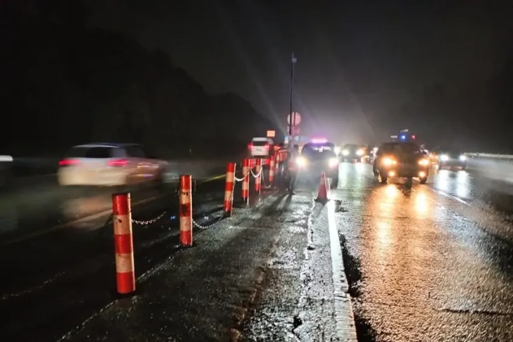 Contraflow Tol Japek...
