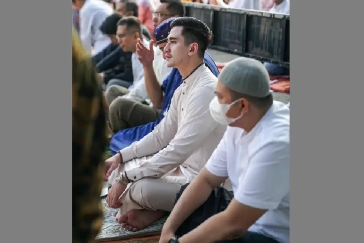 Rayakan Idulfitri, Caleg...