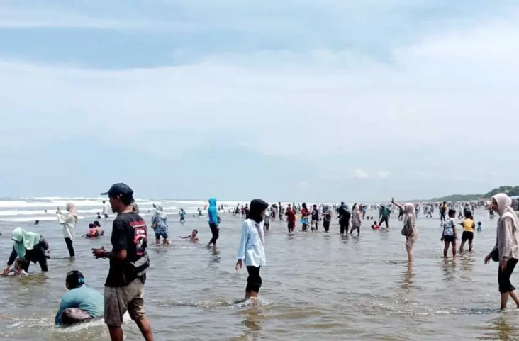 20.000 Pengunjung Padati...