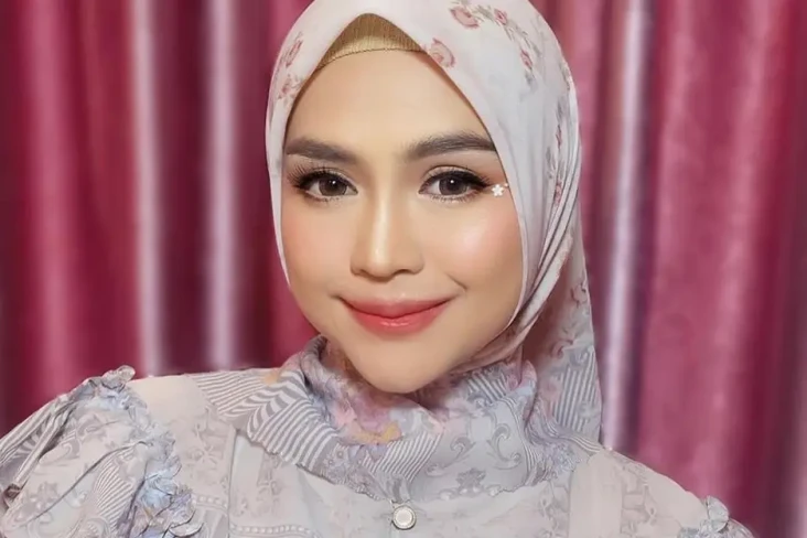 Ria Ricis Rayakan Lebaran...