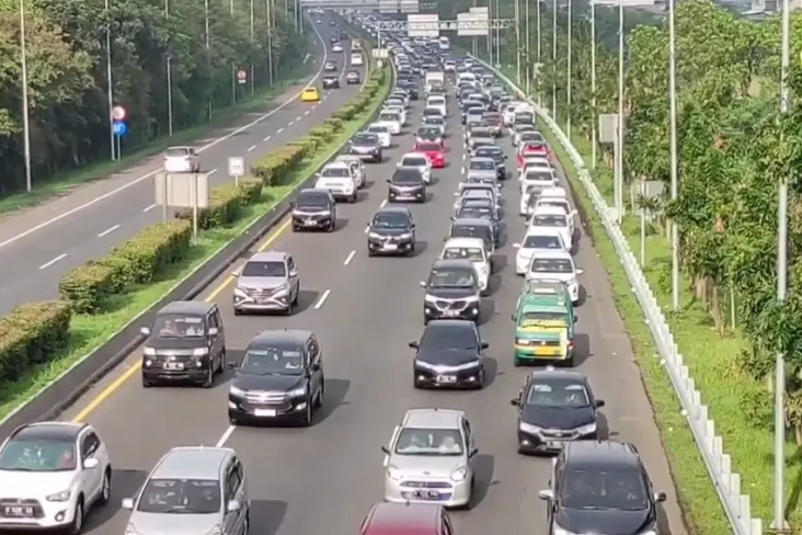Hari Kedua Lebaran,...
