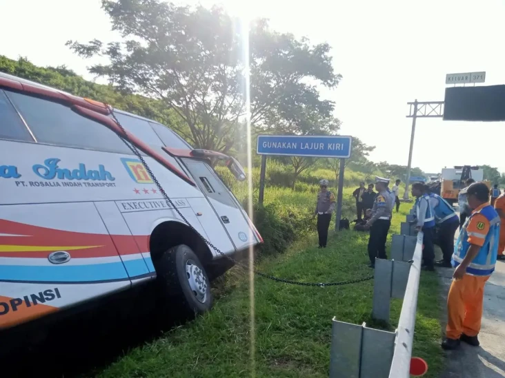 Kecelakaan Maut di Tol...