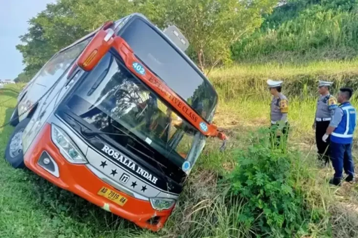 Kecelakaan Maut Bus...