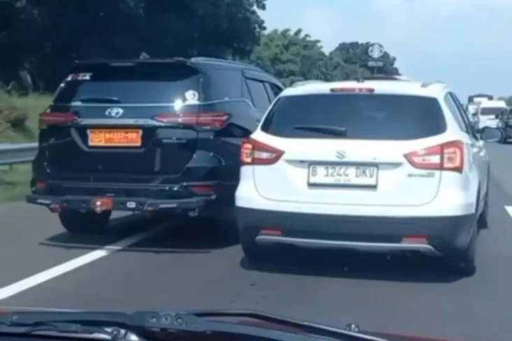 Viral Pengemudi Arogan...