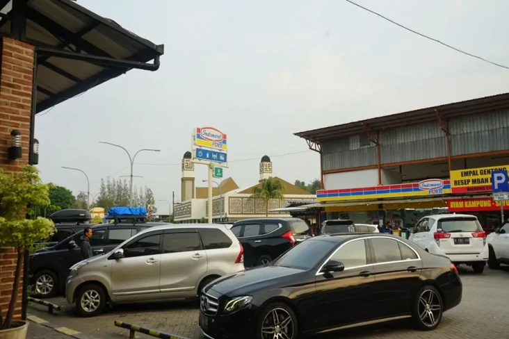 Pengunjung Rest Area...