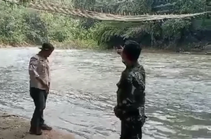 Jembatan Putus di Lebak...