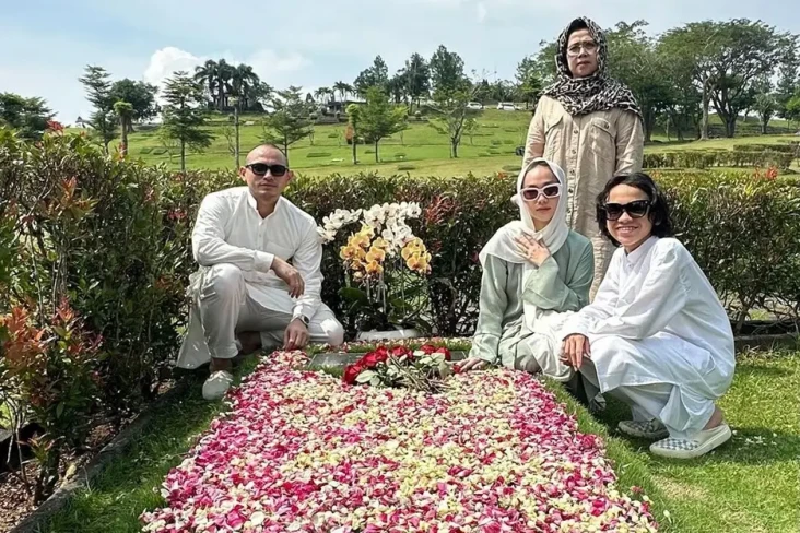 BCL Ziarah ke Makam...