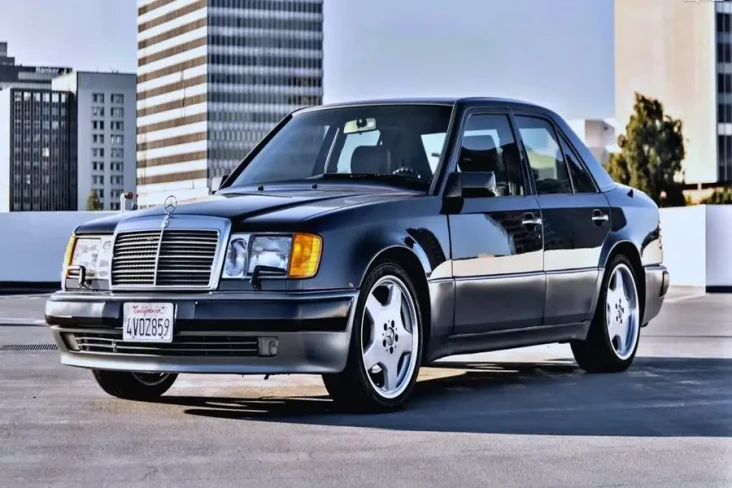 10 Mobil Mercedes-Benz...