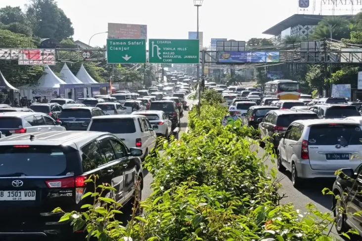 Pagi Ini, Polisi Berlakukan...