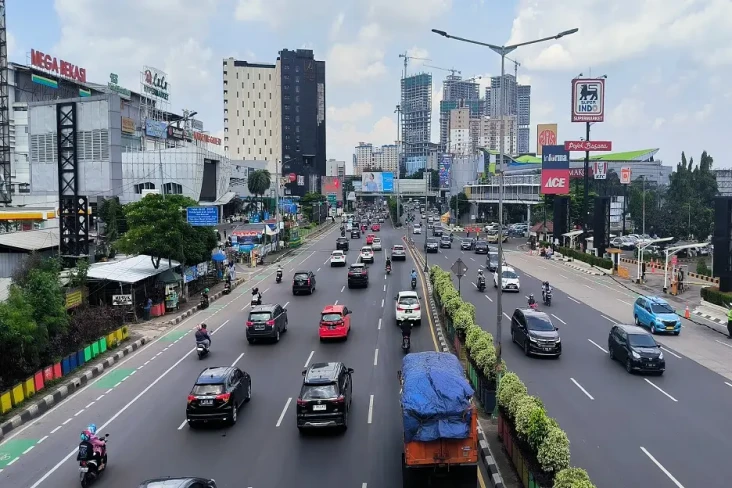 Jalan Arteri Depan Gerbang...