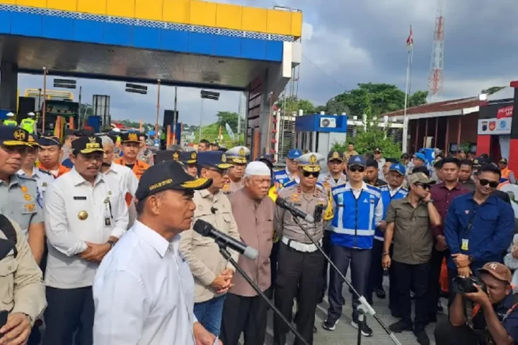 Pecah Arus Balik, Pemerintah...