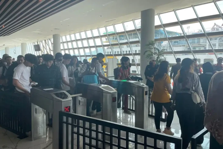 Puncak Arus Mudik Pelabuhan...