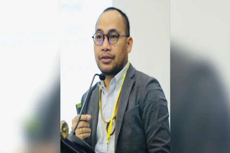 Sosok Azis, Guru Besar...