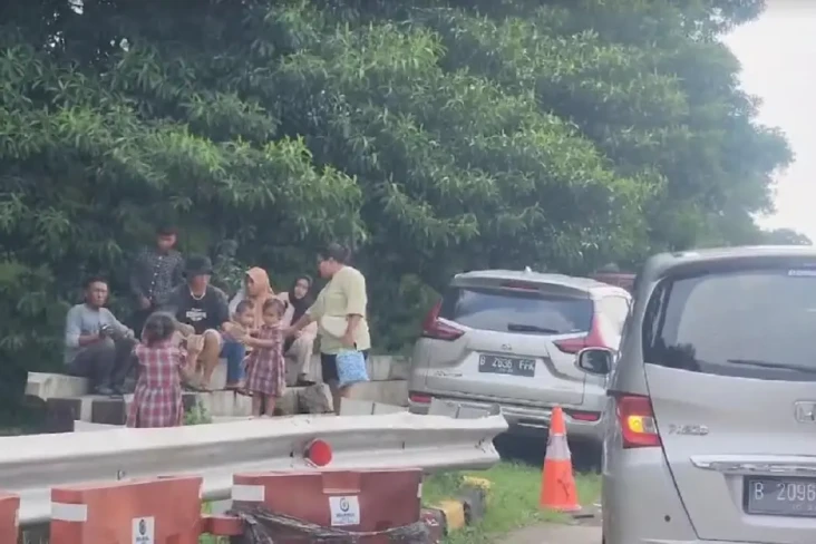 Gerbang Tol Cikampek...