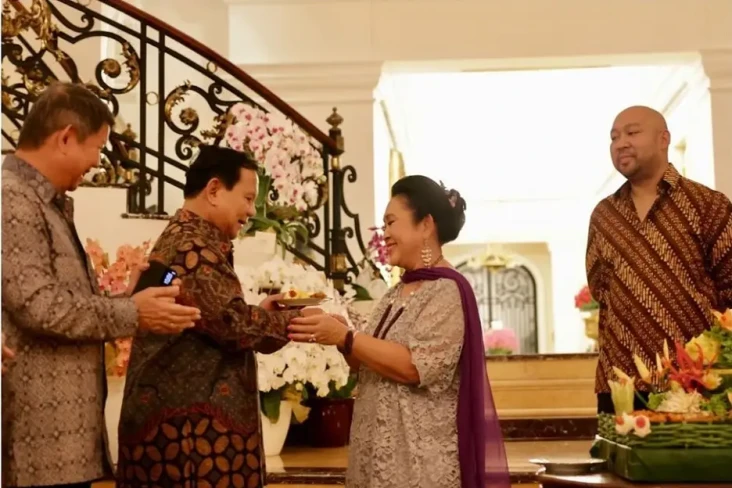 Prabowo Unggah Foto...