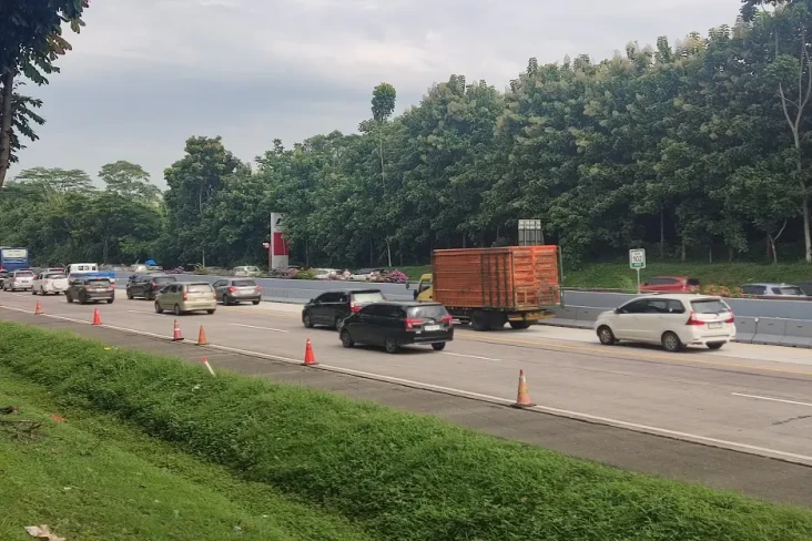 Tol Cipali Jalur B Padat...