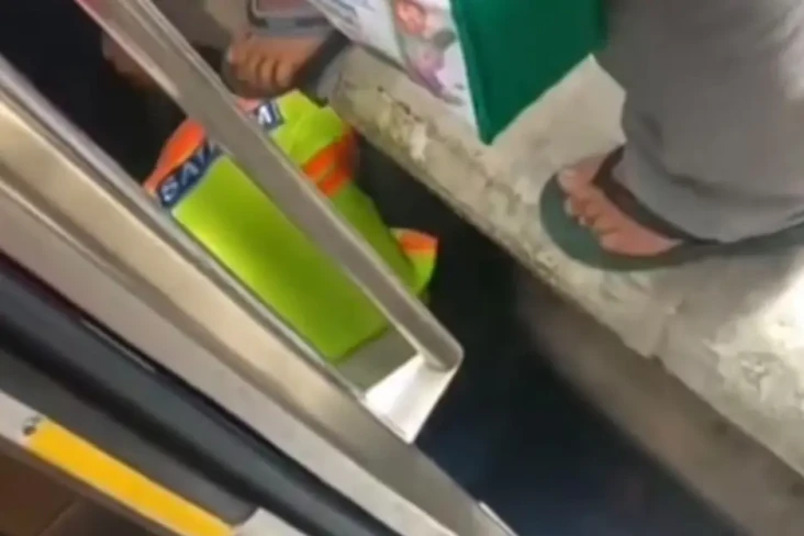 Viral Aksi Satpam Selamatkan...
