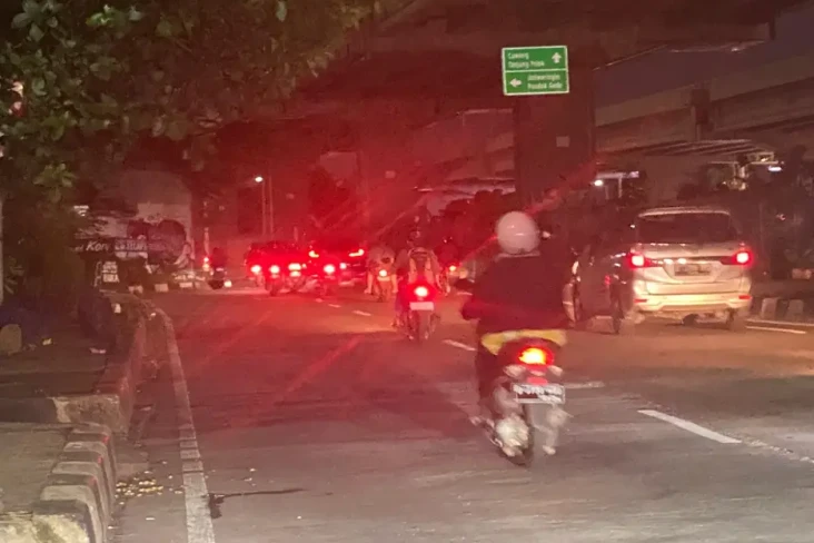Malam Ini, Arus Lalin...