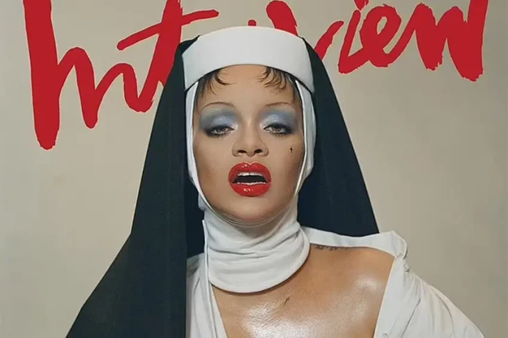 Heboh Rihanna Pakai...