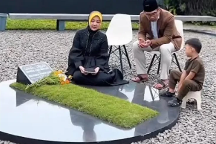 Atalia Praratya Menangis...