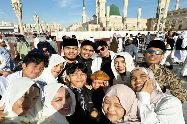 7 Artis Indonesia yang...