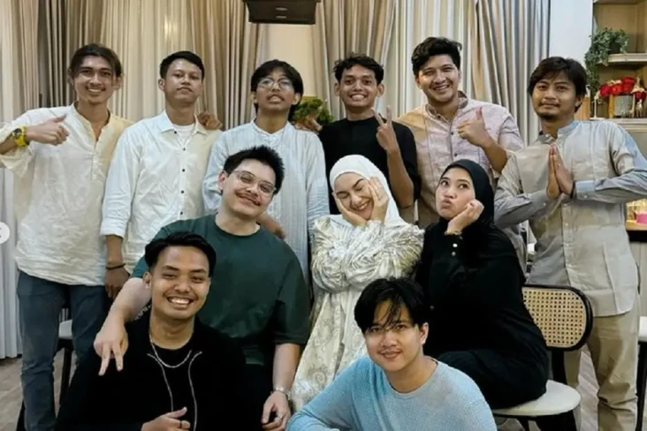 Irish Bella Pilih Lebaran...