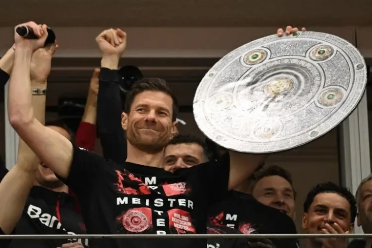 Xabi Alonso, Tekanan,...