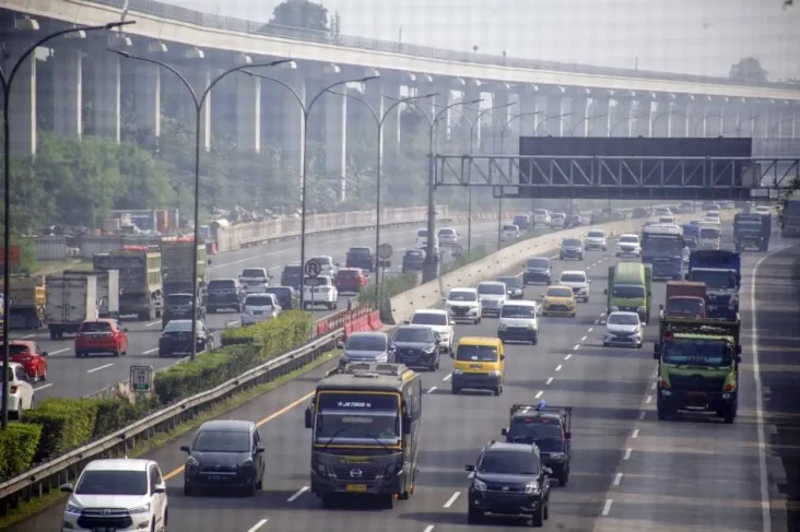 Ganjil Genap di Tol...