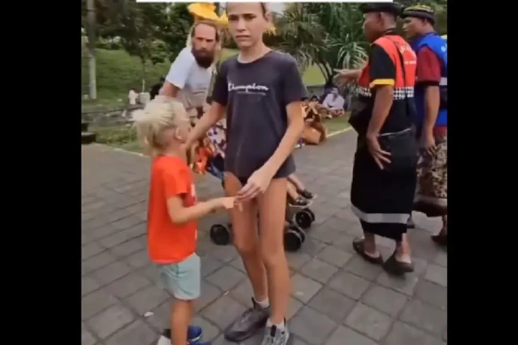 Viral! Bule Ini Pakai...