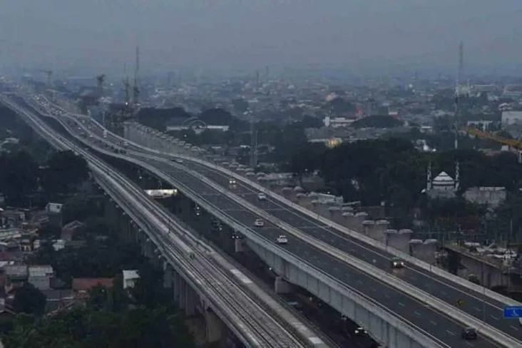 Kecelakaan di Tol MBZ...