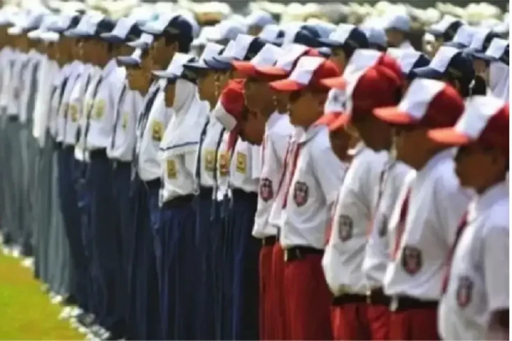 Tahun Ajaran Baru, Pakaian...