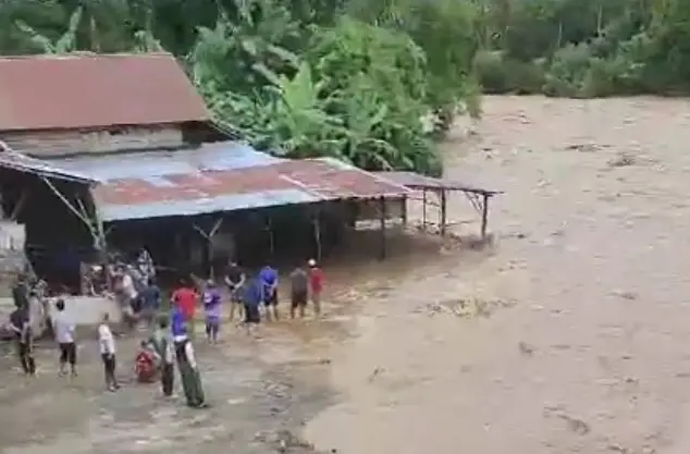 Banjir Bandang di Kabupaten...