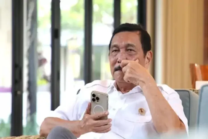 Jokowi Dapuk Luhut Jadi...