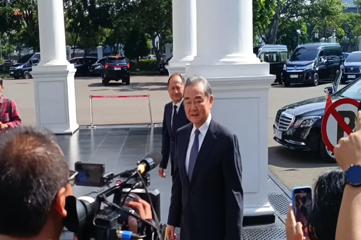 Tiba di Istana Kepresidenan,...