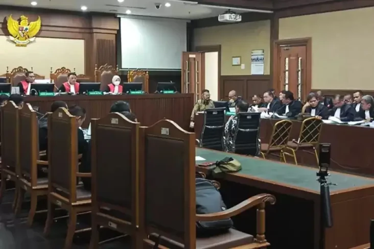 Eks Ajudan: Aliran Uang...