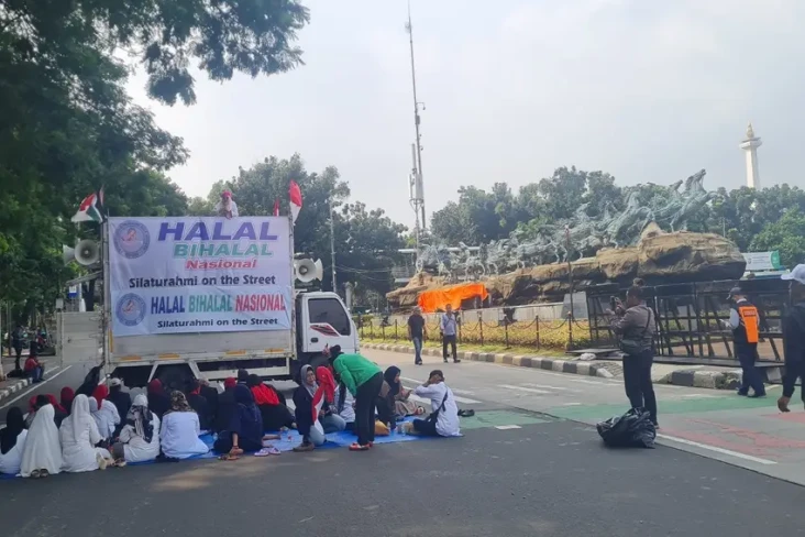 Ada Demo, Jalan Medan...