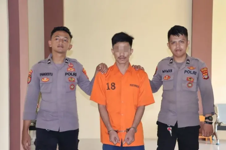 Baru Bebas dari Penjara,...
