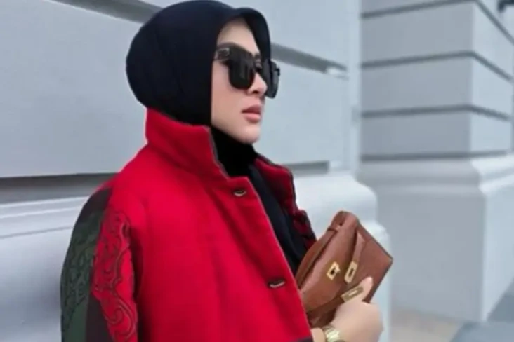 Penampilan Syahrini...