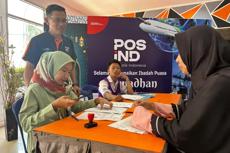 Pos Indonesia Salurkan...