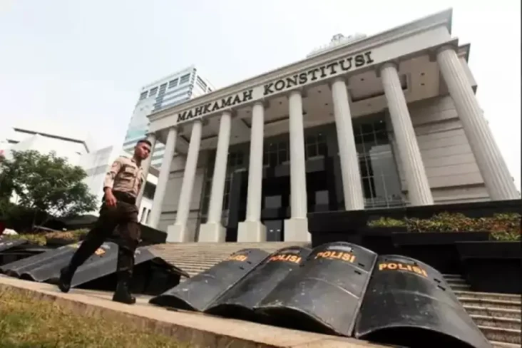 MK Kirim 8 Surat Panggilan...