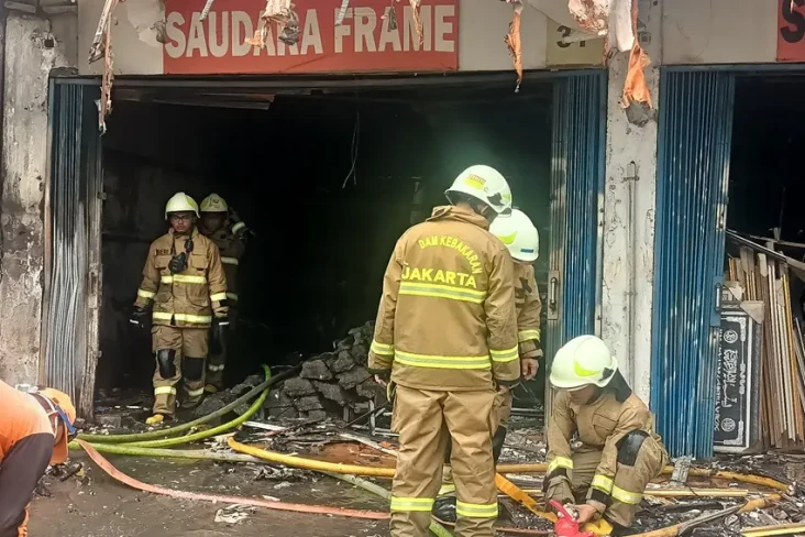 7 Korban Tewas Kebakaran...