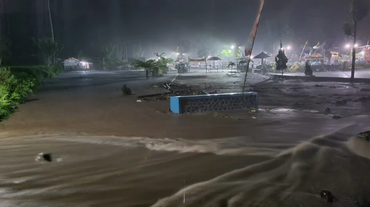 Banjir Lahar Dingin...