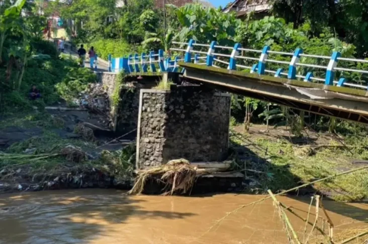 5 Jembatan di Lumajang...