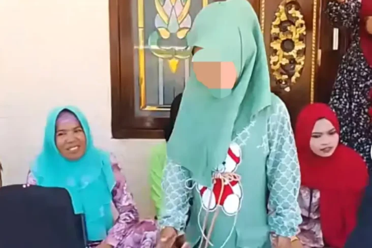 Heboh Bocah Perempuan...